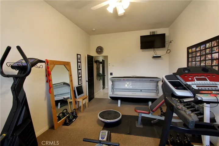 Home gym that could possibly become a 6th bedroom.  Picture #2