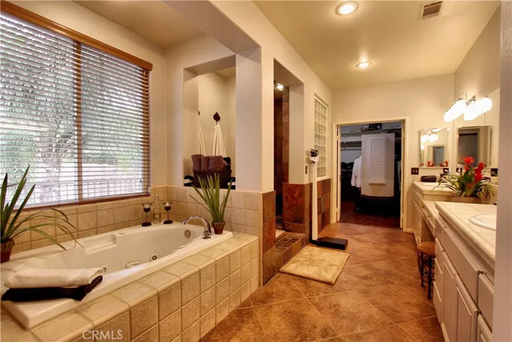 Large master bath