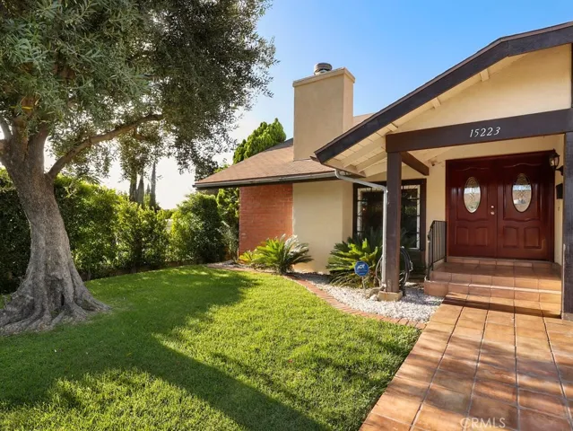 15223 Knapp Street, North Hills, California 91343