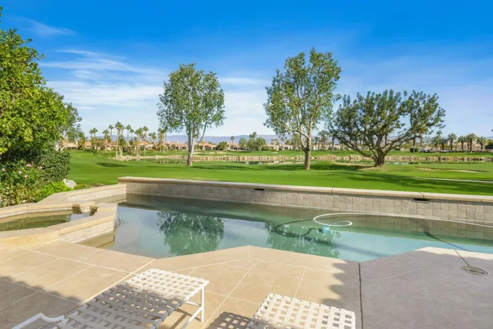54550+Riviera+La+Quinta-32-mls