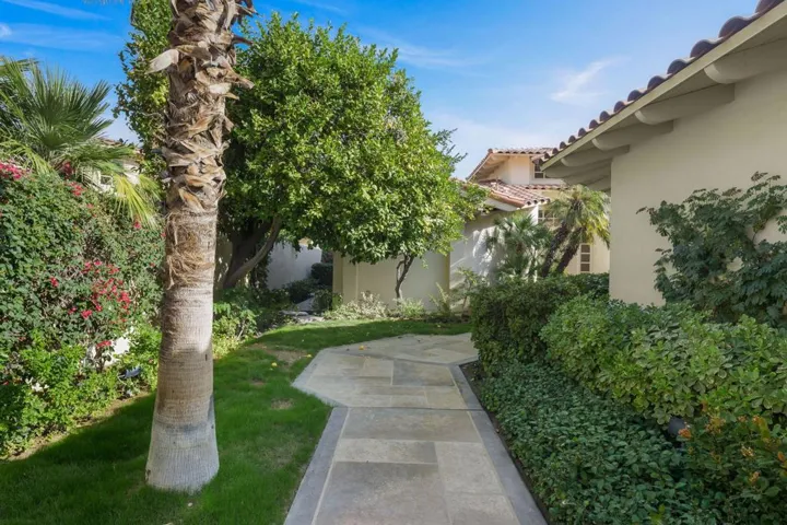54550+Riviera+La+Quinta-11-mls