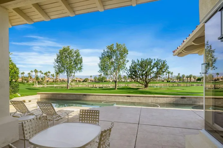 54550+Riviera+La+Quinta-30-mls