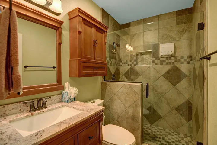 GUEST BATHROOM