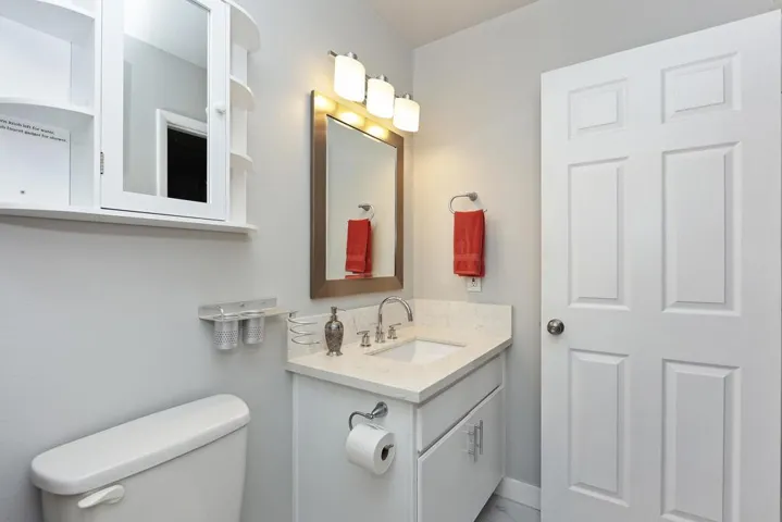 028_Master Bathroom