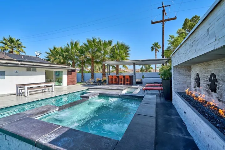 611 E Simms Rd Palm Springs CA-large-093