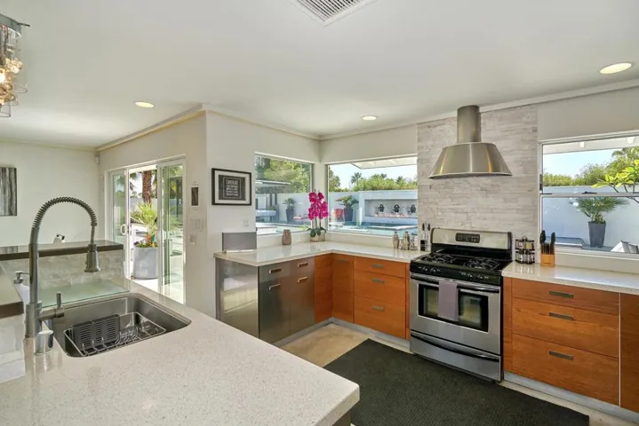 611 E Simms Rd Palm Springs CA-large-031