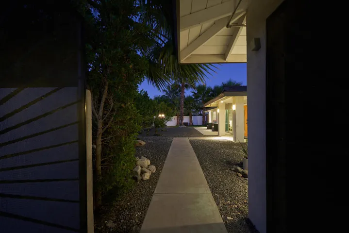 611 E Simms Rd Palm Springs CA-large-007