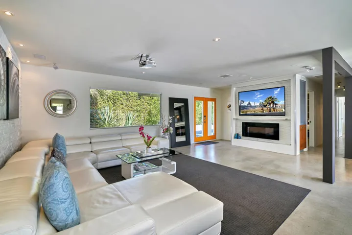 611 E Simms Rd Palm Springs CA-large-021