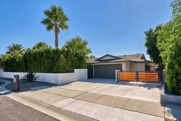 611 E Simms Rd Palm Springs CA-large-001