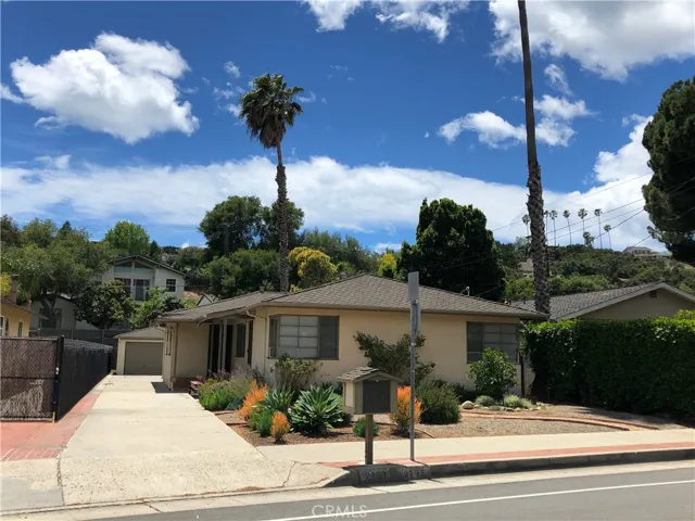 2133 Gillespie Street, Santa Barbara, California 93101