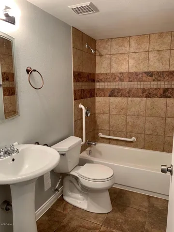 1 bathroom