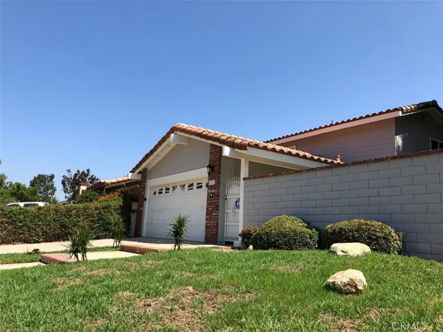 1553 Chalgrove Drive, Corona, California 92882