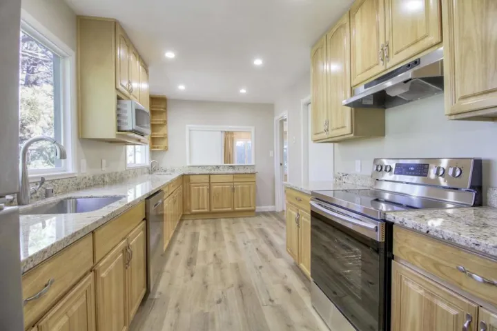 940 Black Mountain Road, Hillsborough, California 94010