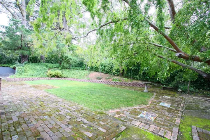 940 Black Mountain Road, Hillsborough, California 94010