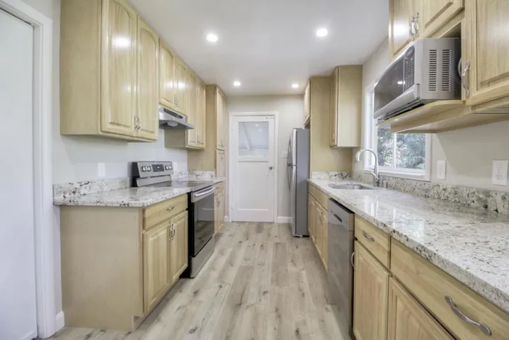 940 Black Mountain Road, Hillsborough, California 94010