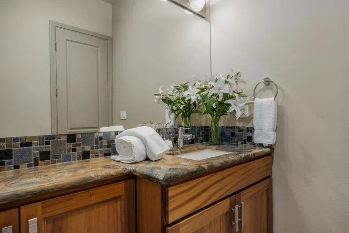 107 Vail Dunes Ct Rancho-large-042-040-H
