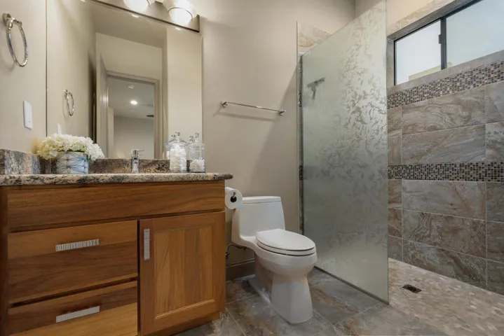 107 Vail Dunes Ct Rancho-large-045-036-H