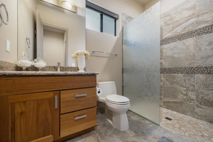 107 Vail Dunes Ct Rancho-large-047-039-H