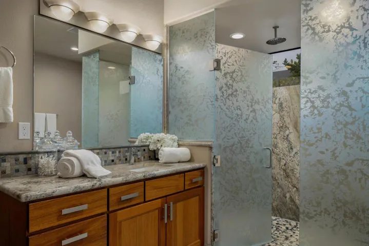 107 Vail Dunes Ct Rancho-large-036-045-H