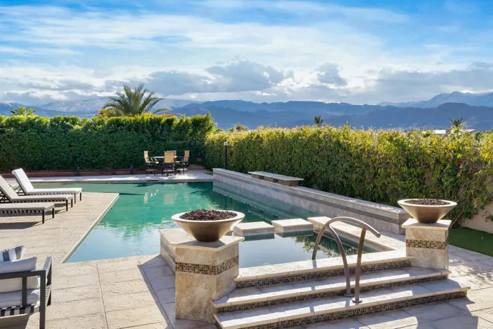 107 Vail Dunes Ct Rancho-large-056-057-H