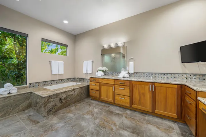 107 Vail Dunes Ct Rancho-large-037-041-H