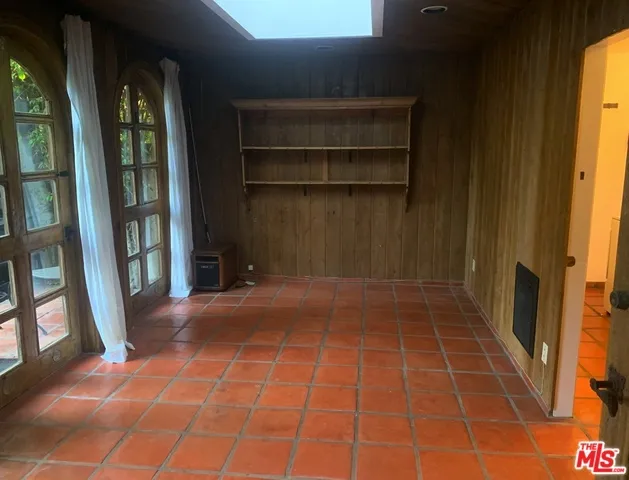 215 Palisades Avenue, Santa Monica, California 90402