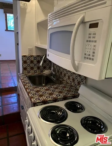 215 Palisades Avenue, Santa Monica, California 90402