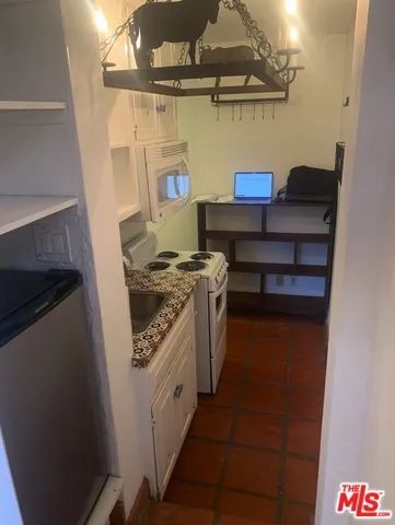 215 Palisades Avenue, Santa Monica, California 90402