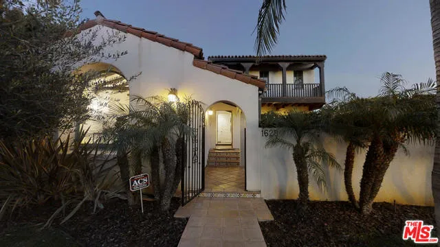 1628 Pandora Avenue, Los Angeles, California 90024