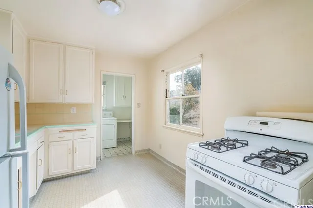 5400 Veloz Avenue, Tarzana, California 91356
