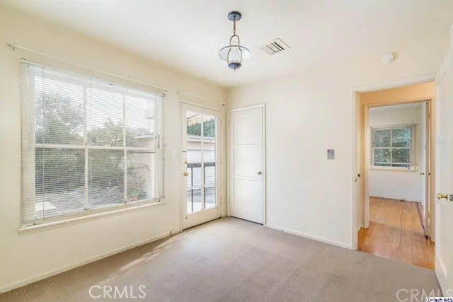 5400 Veloz Avenue, Tarzana, California 91356