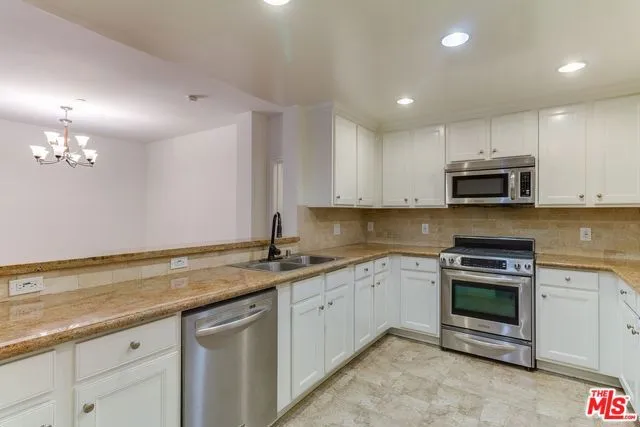 1726 S Bentley Avenue 202, Los Angeles, California 90025