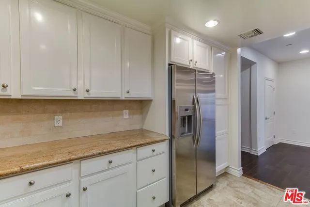 1726 S Bentley Avenue 202, Los Angeles, California 90025