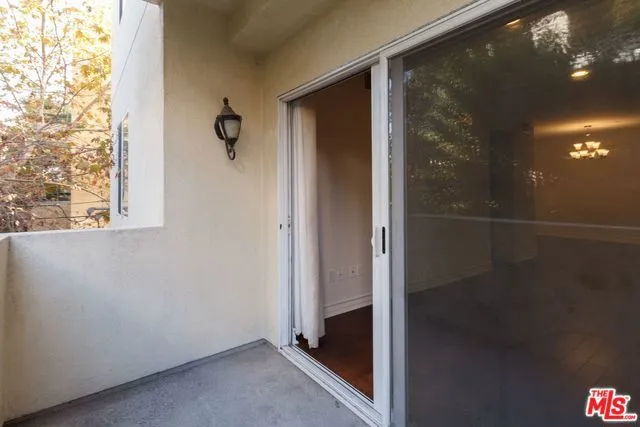 1726 S Bentley Avenue 202, Los Angeles, California 90025