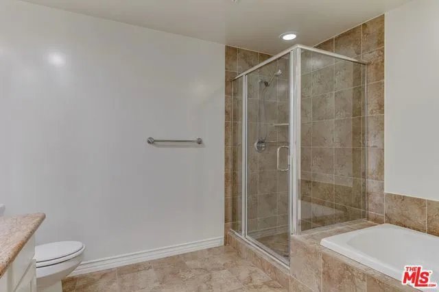 1726 S Bentley Avenue 202, Los Angeles, California 90025