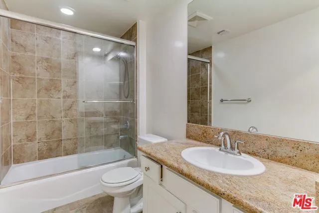 1726 S Bentley Avenue 202, Los Angeles, California 90025