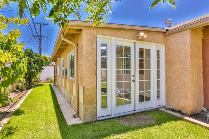 14862 Sabre Lane, Huntington Beach, California 92647