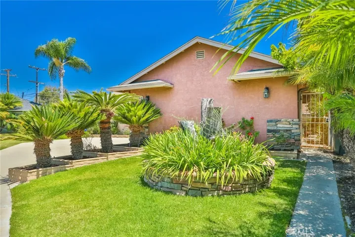 14862 Sabre Lane, Huntington Beach, California 92647