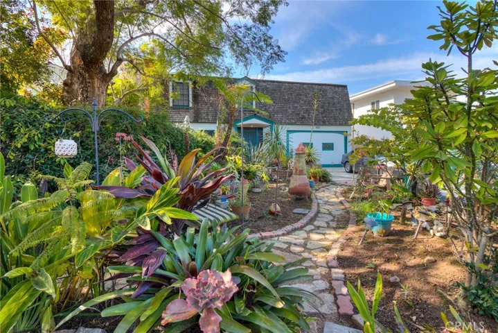 3809 Pacific Avenue, Long Beach, California 90807