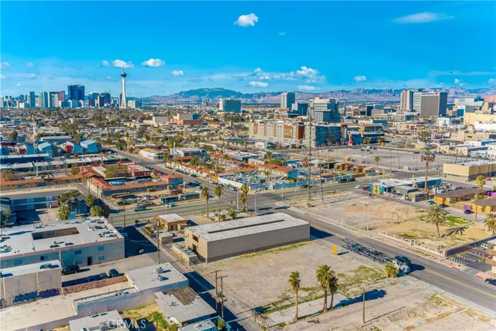 207 11th, Las Vegas, Nevada 89101