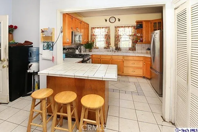 2649 Arvia Street, Los Angeles, California 90065