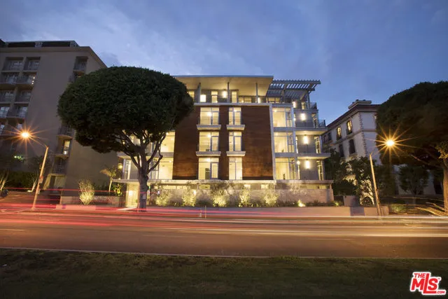 9265 Burton Way 202, Beverly Hills, California 90210