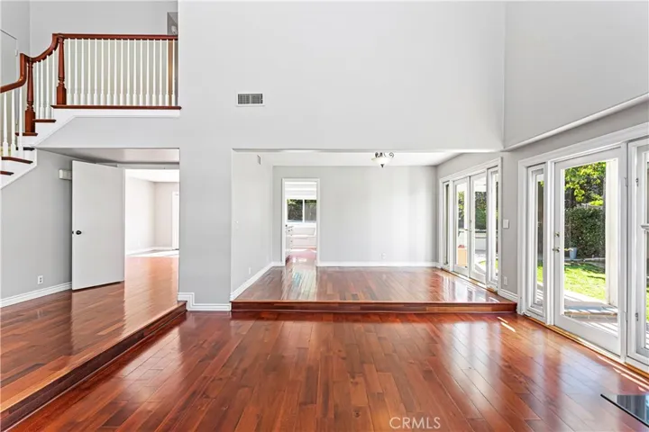 4 Sandpebble is a gorgeous two story home in the Turtle Rock Glen. It boasts beautiful hard wood floors, double pane windows throughout, brand new paint...