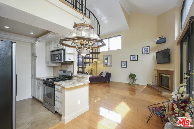 8701 Falmouth Avenue 202, Playa Del Rey, California 90293