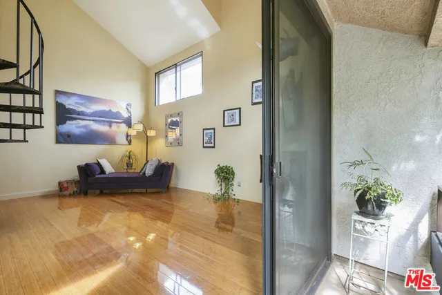 8701 Falmouth Avenue 202, Playa Del Rey, California 90293