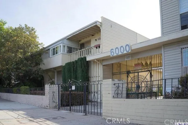 6000 Coldwater Canyon Avenue 12, North Hollywood, California 91606