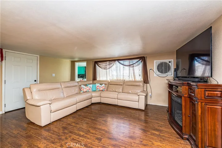 133 N Western Avenue, Hemet, California 92543
