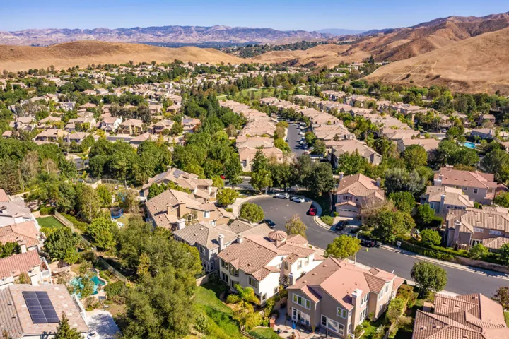 419 Willow Glen Cir Simi Valley-56