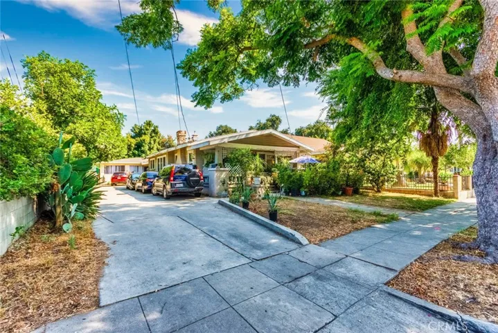 200 Clinton Street, Pasadena, California 91103