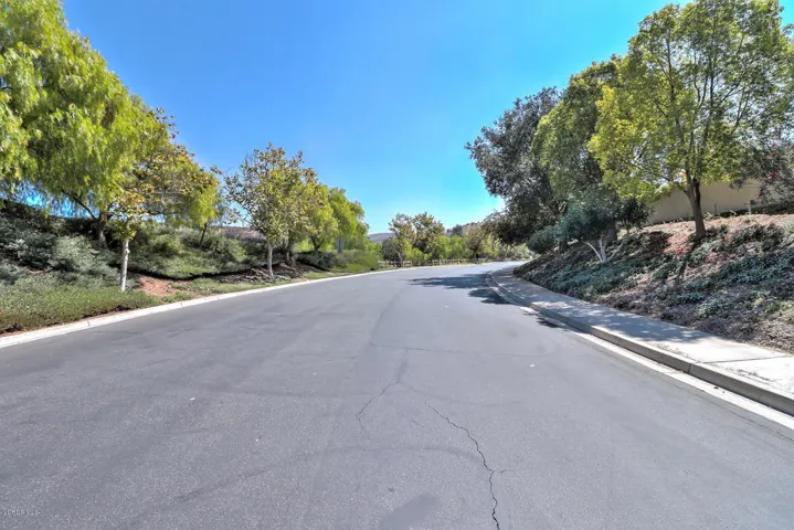 109_f8_691_Larchmont_St_092418_109_mls